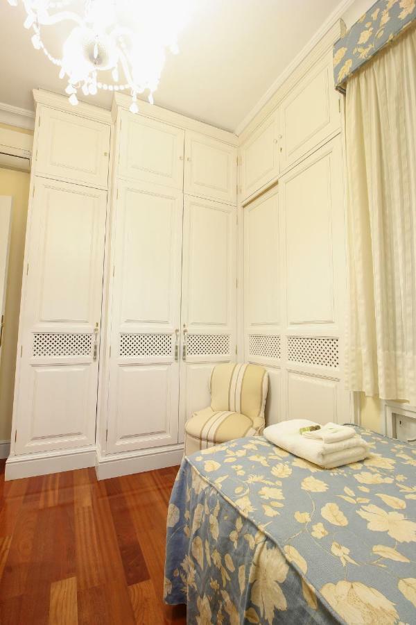 Appartement Apartamento La Feria à Séville Extérieur photo