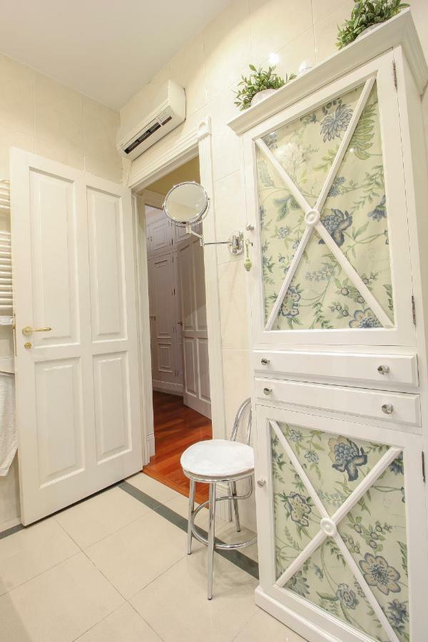 Appartement Apartamento La Feria à Séville Extérieur photo