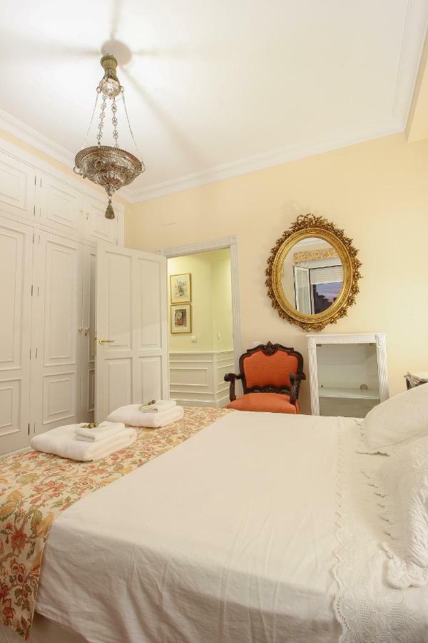 Appartement Apartamento La Feria à Séville Extérieur photo