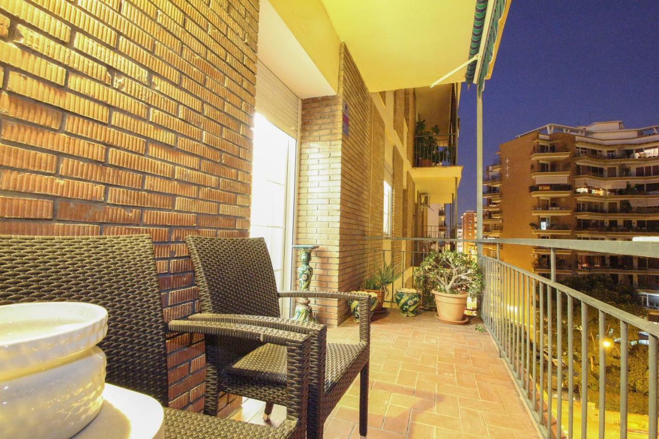 Appartement Apartamento La Feria à Séville Extérieur photo