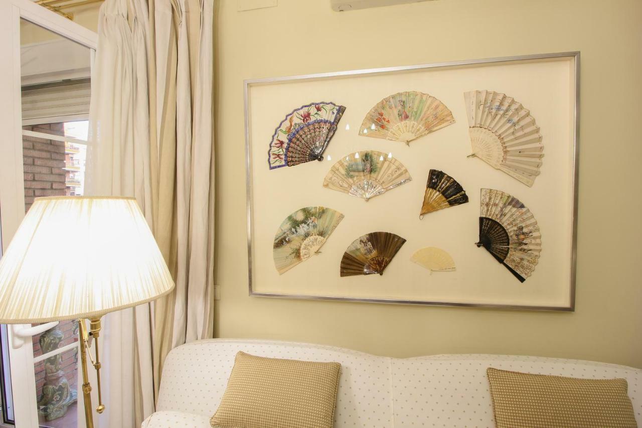 Appartement Apartamento La Feria à Séville Extérieur photo