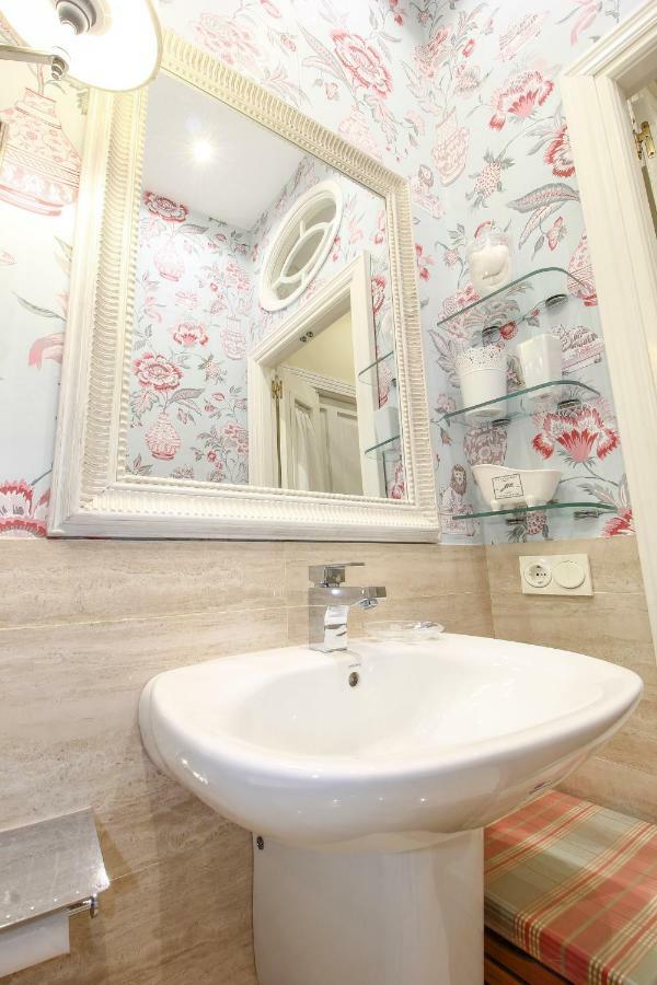 Appartement Apartamento La Feria à Séville Extérieur photo